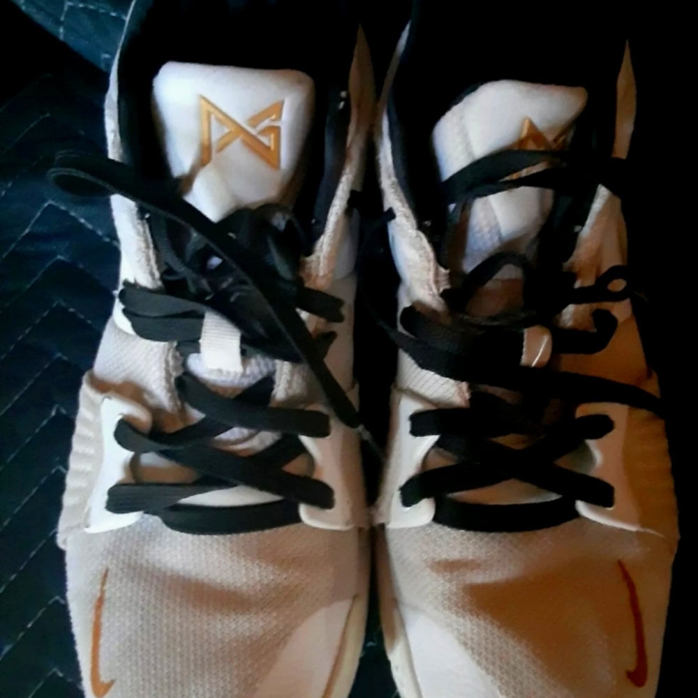 Nike PG 2  SZ 10 CI0280-991 White / Gold Swoosh 20